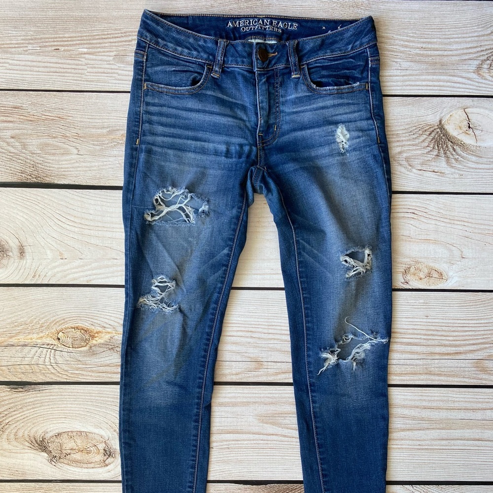 AEO American Eagle Midrise Distressed Denim Jegging